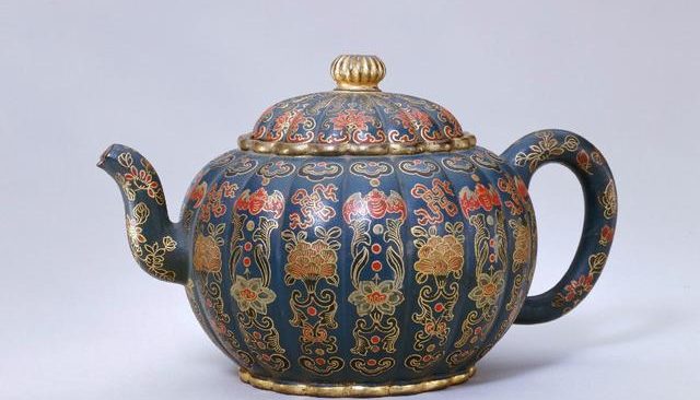 Các loại ấm trà được dùng trong hoàng cung thời vua Càn Long – Phần 2